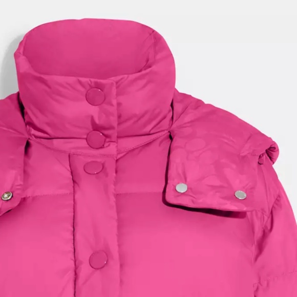 New💗Coach Short Down Puffer. Color: Pink - Picture 5 of 5